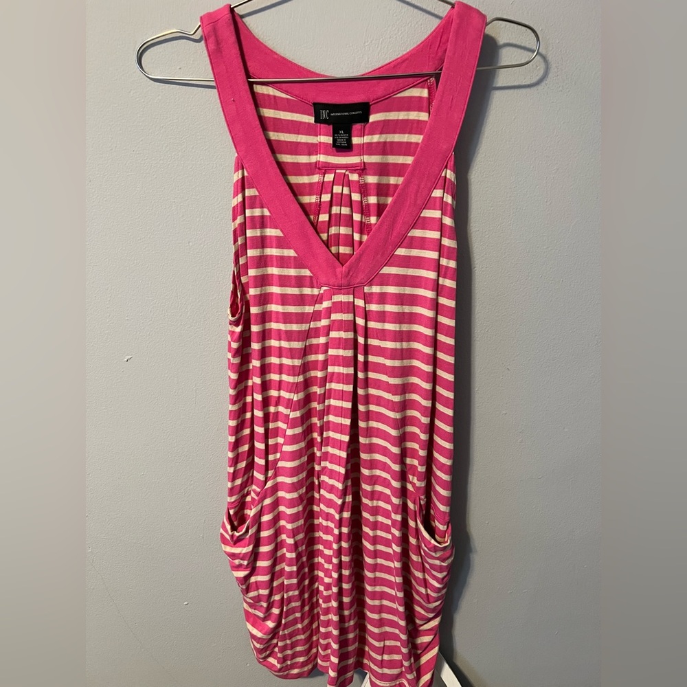 Xl pink tank with pockets